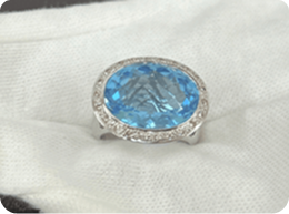 リング：K18／ブルートパーズ／メレダイヤなど4点