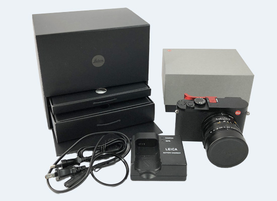 カメラのボディとレンズなどで