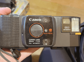 Canon：ボディ／Nikon：交換レンズ付きボディなど3点