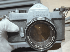 PENTAX：交換レンズ付きボディ／Nikon：交換レンズ付きボディなど4点