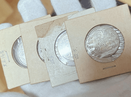 小型50銭銀貨など古銭類
