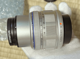 OLYMPUS：ボディ／OLYMPUS：交換レンズ付きボディなど4点