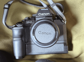 Canon：交換レンズ付きボディなど2点