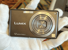 Nikon:COOLPIX P310 ブラック/CASIO:EX-Z400など6点