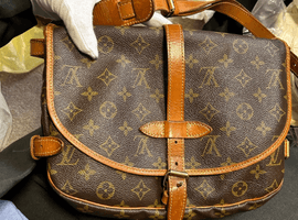 LOUIS VUITTON / モノグラム / ソミュール 30 / M42256 / 状態ランク：Bなど3点（北海道札幌市豊平区・出張買取）｜ブランド品の高価買取なら【バイセル】