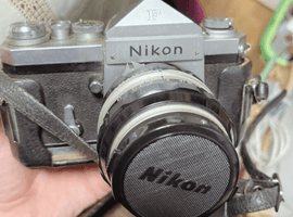 Nikon：F アイレベル シルバー + NIKKOR-S Auto 50mm F1.4／Nikon：ボディなど3点