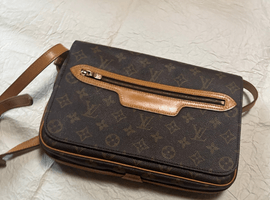 LOUIS VUITTON / モノグラム / サンジェルマン / M51210 / 状態ランク：Bなど4点（北海道網走市・出張買取）｜ブランド品の高価買取なら【バイセル】