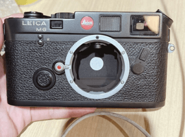 LEICA：M6 ボディ ブラッククロームなど2点