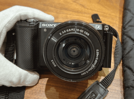 SONY：α5000 + E PZ 16-50mm F3.5-5.6 OSSなど3点
