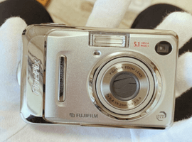 FUJIFILM：ボディ／FUJIFILM：ボディなど2点