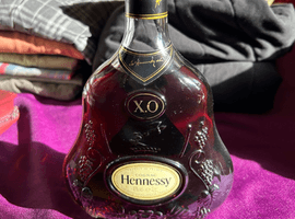ブランデー／Hennessy：XO 金キャップ クリアボトル_状態ランク：Cなど4点（北海道札幌市中央区・出張買取）｜お酒の高価買取なら【バイセル】
