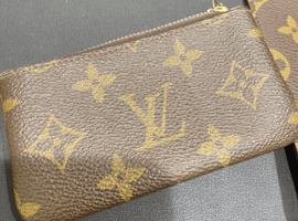 LOUIS VUITTON：ポシェット・クレなど3点