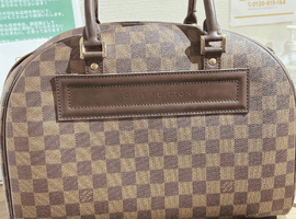 ハンドバッグ：LOUIS VUITTONなど4点