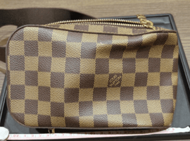 ショルダーバッグ：LOUIS VUITTON／ポシェット・ガンジュなど4点