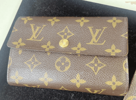 LOUIS VUITTON:ポルトモネ・ビエ・カルトクレディなど6点