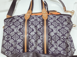 ショルダーバッグ：LOUIS VUITTONなど3点