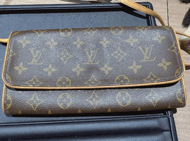 ショルダーバッグ:LOUIS VUITTONなど4点