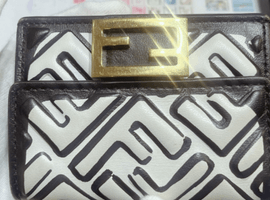 折り財布：FENDIなど6点