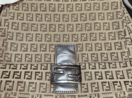 ハンドバッグ：FENDIなど4点