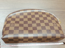 LOUIS VUITTON：ポシェット・コスメティックなど3点