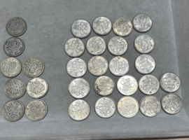 100円硬貨など3点