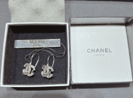 ピアス（セット）：CHANEL／CCロゴなど5点（愛知県名古屋市中川区・店頭買取）｜ブランド品の高価買取なら【バイセル】