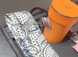 スカーフ：HERMES／ツィリーなど3点