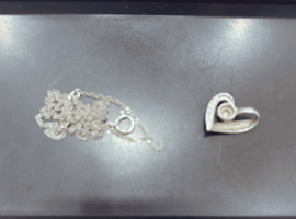 ネックレス:Pt850/Pt900/ダイヤモンドなど4点