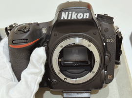 Nikon：D750 ボディなど4点