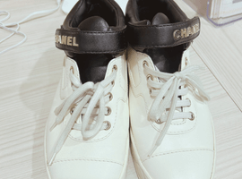 CHANEL :マトラッセ切替 ロゴストラップ ハイカットスニーカーなど5点