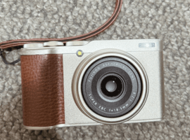 Fujifilm：XF10 シャンパンゴールドなど7点