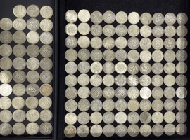 100円硬貨など3点