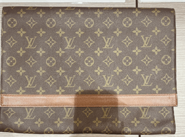 LOUIS VUITTON:ポッシュ・ドキュマンなど4点