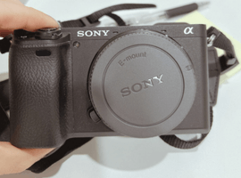 SONY：α6400 ボディ ILCE-6400 ブラックなど4点