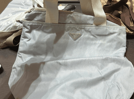 ハンドバッグ:PRADAなど3点