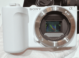 SONY：VLOGCAM ZV-E10 II ボディ ZV-E10M2 W ホワイトなど3点