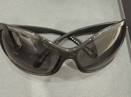 サングラス:PRADAなど3点