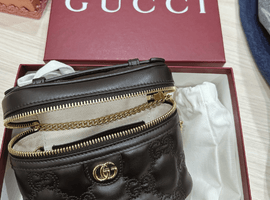 バニティ:GUCCIなど4点