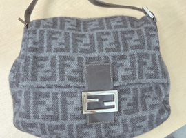 FENDI:マンマバゲットなど3点