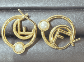 FENDI ：エフ イズ フェンディ ピアスなど3点