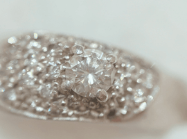 リング:Pt900/ダイヤモンド/メレダイヤなど4点