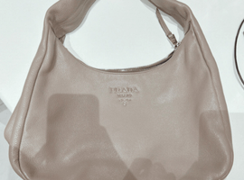 ハンドバッグ：PRADA／レザートライアングルロゴ ホーボーバッグなど4点