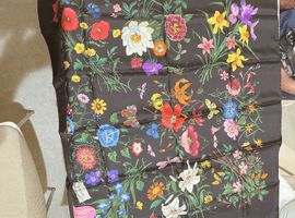 GUCCI:フローラ シルクスカーフなど3点