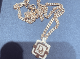 Christian Dior:スクエア ロゴプレート喜平ネックレスなど3点