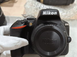 Nikon：D5600 ダブルズームキットなど6点