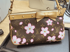 LOUIS VUITTON:モノグラム・チェリーブロッサム ポシェット・アクセソワール など7点 (千葉県市川市・店頭買取）｜ブランド品の高価買取なら【バイセル】