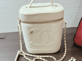 ショルダーバッグ：CHANEL／スモール バニティ バッグなど3点
