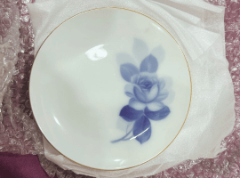 陶磁器／ガラス製品：皿など4点