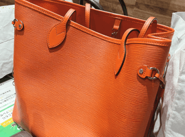 ルイ・ヴィトン エピ ネヴァーフル MMなど4点