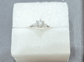 リング:Pt900/ダイヤモンドなど3点